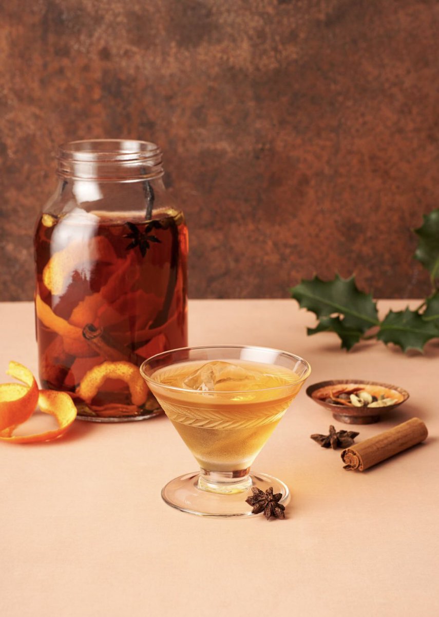 SigneSJohansen's tweet photo. Looking for an easy, festive cocktail? Why not give this ‘Christmas Spirit’ a go🎄

Takes mere minutes to prepare, then you forget about it for a month and voilà! You have a wonderful, spicy, citrusy concoction: 

https://t.co/OQcuUFwtZZ

(From my drinks at home book SPIRITED) https://t.co/1wOi2oCxcN