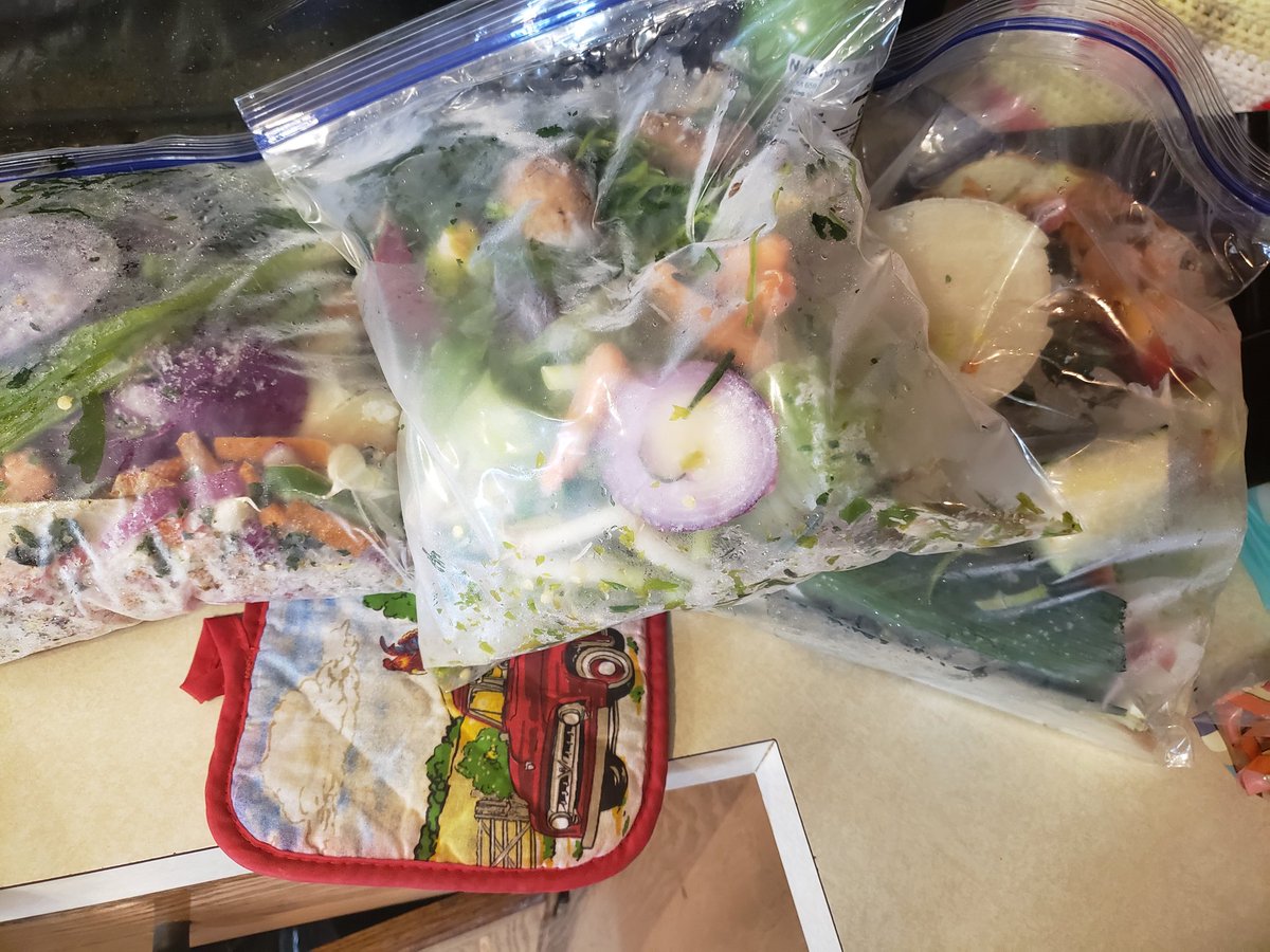 TheMaxHowe's tweet photo. Thanksgiving dinner prep has officially started! Working on a big pot of my stock one whole chicken a bunch of turkey necks and a couple big bags of vegetable scraps from the freezer. I am Browning my meat heavily before adding the water and also roasting my garlic.#Thanksgiving https://t.co/xsDnUTTrjp