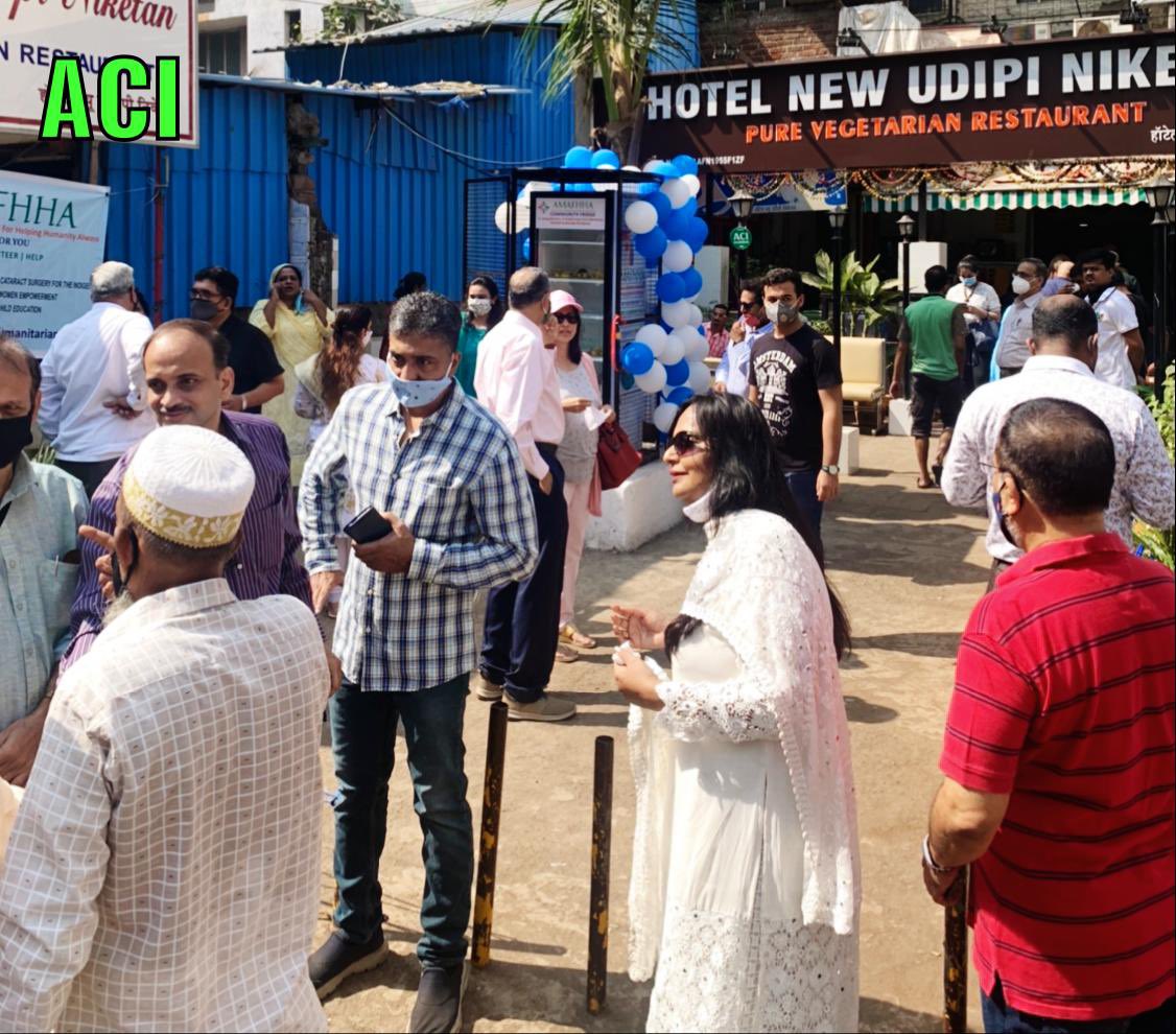 ACI_Mumbai's tweet photo. Inauguration/Installation Of #AMAFHHA Community Fridge At Agripada By Ward 212 Corporator Mrs #Geeta #Gawli.
Citizens can put fresh anf good quality food packets,fruits in it for the needy people.
@Gawlispeaks
#AMAFHHA #Morbiwala
~ @Aslam_Merchantt https://t.co/jvWcjsjgVP