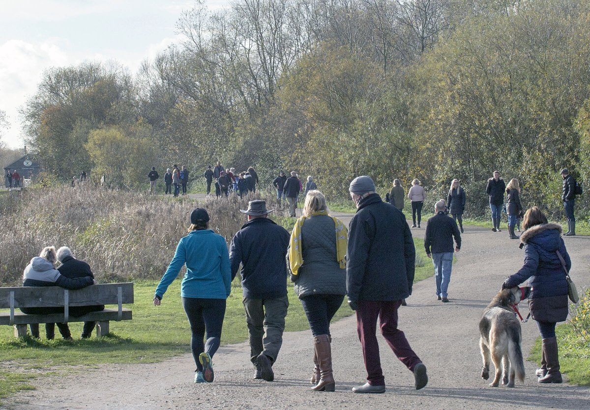 GreySnapper03's tweet photo. A crowded Stanwick Lakes today . https://t.co/uNoggjUuGz