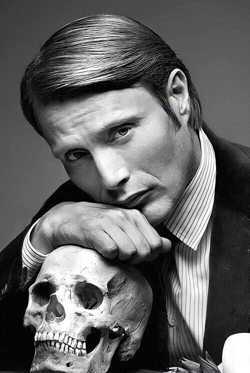 Kittorange's tweet image. Happy Birthday @theofficialmads ❤️🥳

A truly charming and above all artistic person, full of joy and giving the best in the series and films ❣️🤧
.
.
#MadsMikkelsen #HB55 #SaveHannibalS4