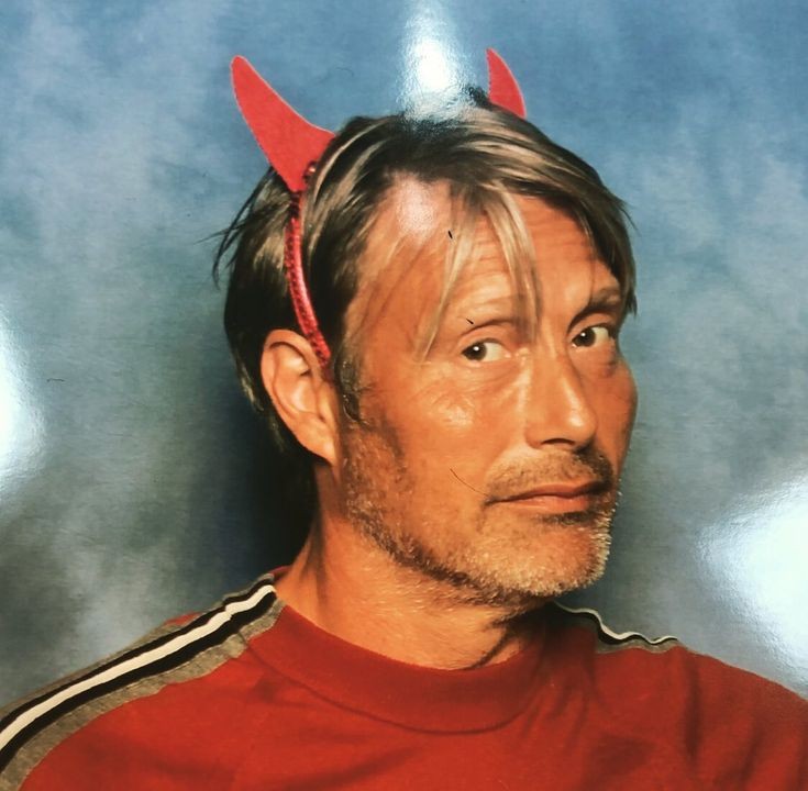 Kittorange's tweet image. Happy Birthday @theofficialmads ❤️🥳

A truly charming and above all artistic person, full of joy and giving the best in the series and films ❣️🤧
.
.
#MadsMikkelsen #HB55 #SaveHannibalS4