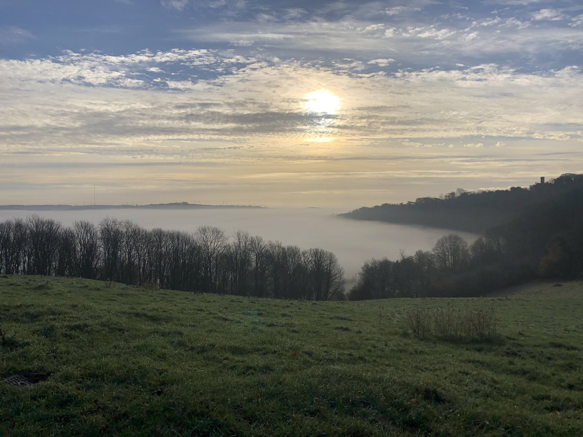 lloydevans88's tweet photo. Blown away by these views this morning...on our doorstep! #ValeOfGlamorgan https://t.co/l4kqsK8jGH