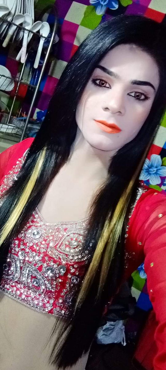 mariasissy7's tweet photo. kasi lag rahi hon  full makeup ma  uff  aksar ladka ka loda  muja dakh ka pani chor datay ha   .  ufff
..# sissyslut#sissy https://t.co/4uLznzD23D