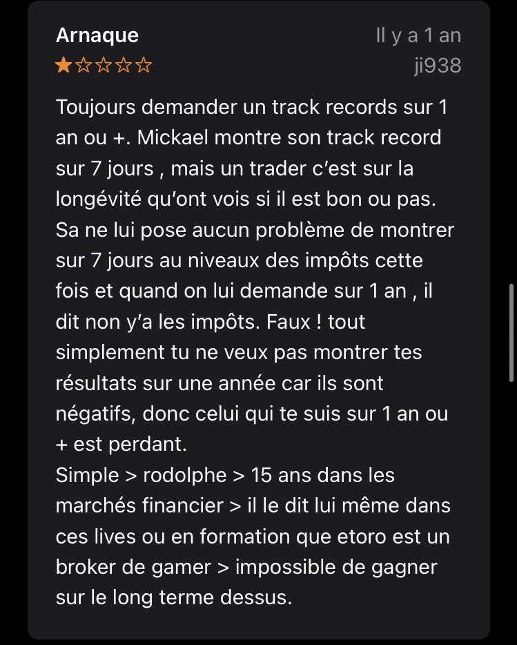 20. Une liste de quelques avis, qui ne sont pas tronqué par les 5 étoiles pour avoir le VIP gratuit. Malheureusement je ne peux qu’ajouter 4 photos par tweet, libre à vous d’aller trouver sur l’AppStore les autres avis réels.