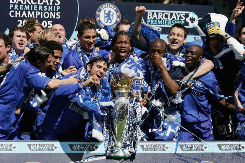 Les Blues sont irrésistibles en Premier League, une seule défaite sur l’ensemble de la saison, forcément avec ça tu finis champion, la bande à Mourinho soulève le titre après 50 ans d’attente..Bien que gêné par une blessure, Drogba finit la saison avec 10 buts, ça préchauffe.