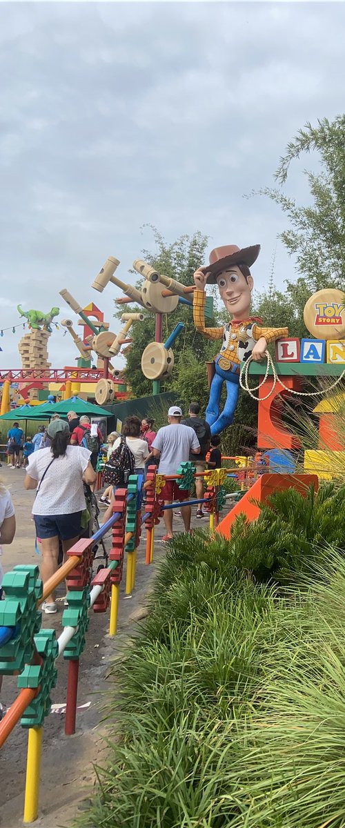 DisFoodies's tweet photo. Shrink down to the size of a toy in Toy Story Land at Disney’s Hollywood Studios! Speaking of toys, Happy 25th anniversary to Toy Story! #ToyStory #hollywoodstudios #WaltDisneyWorld #disfoodies #HappyAnniversary https://t.co/U3YvigUuxE