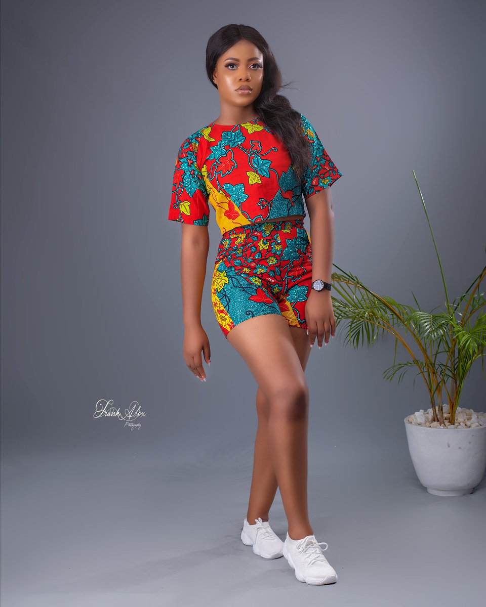 josphynar's tweet photo. The wait is finally over💃💃

Shop this fabulous look 
Frame 1: 7000
Frame 2: 6000
Frame 3: 6500
Frame 4: 6500

If you see this on your timeline, kindly retweet, help my hustle🙏🙏 https://t.co/vTdbzh9rAt