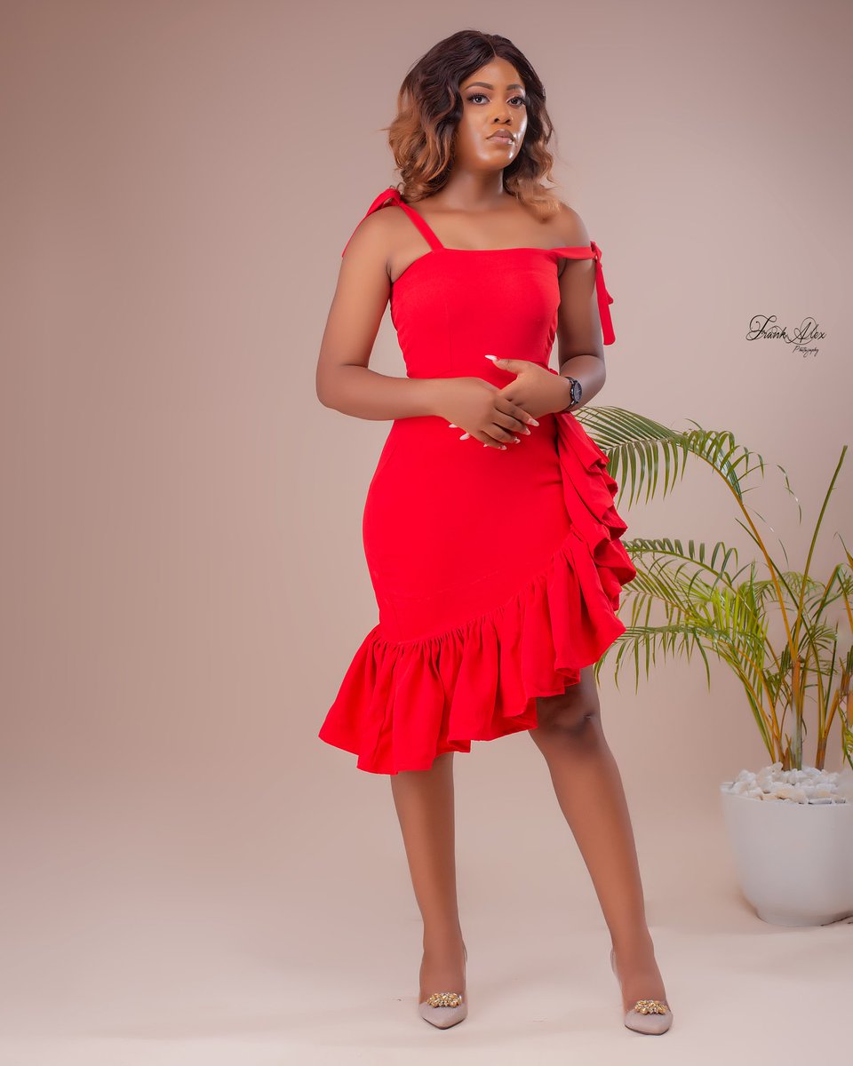 josphynar's tweet photo. The wait is finally over💃💃

Shop this fabulous look 
Frame 1: 7000
Frame 2: 6000
Frame 3: 6500
Frame 4: 6500

If you see this on your timeline, kindly retweet, help my hustle🙏🙏 https://t.co/vTdbzh9rAt