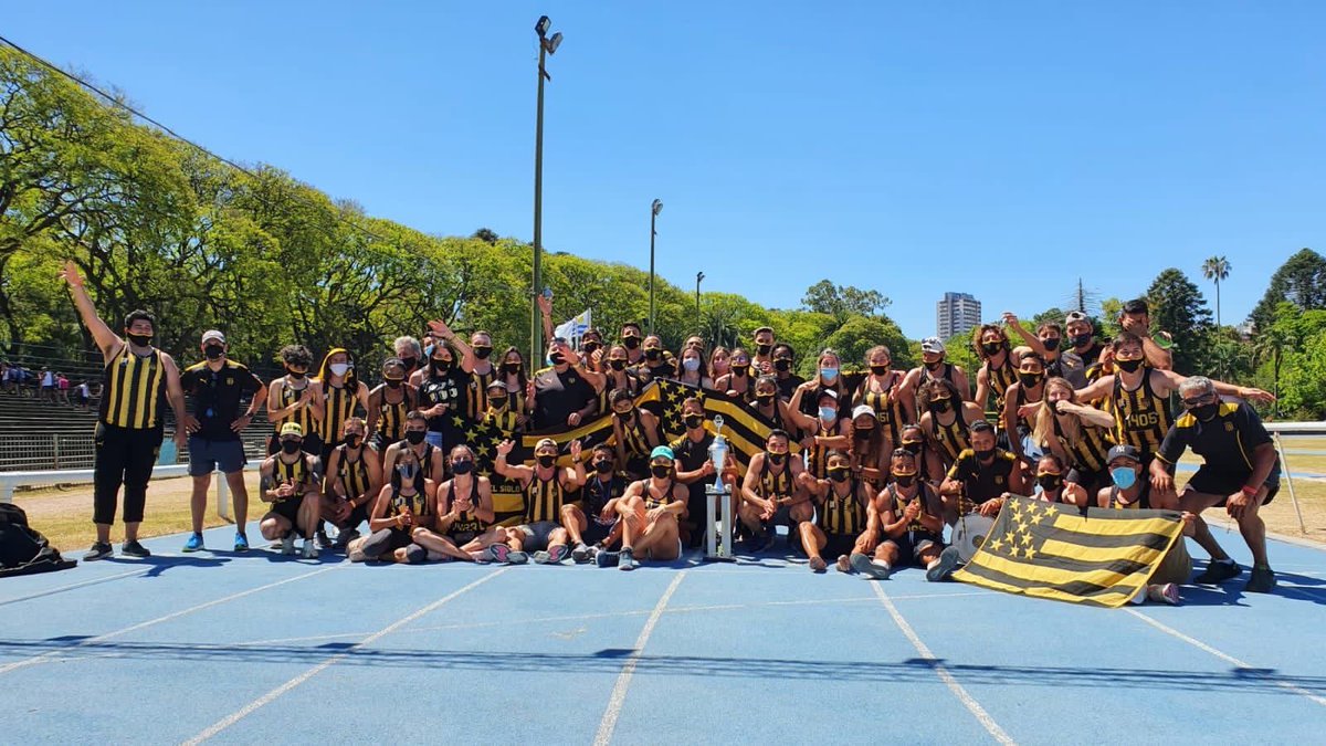OficialCAP's tweet photo. 🏆 ¡Peñarol Campeón de la Copa Uruguaya de Atletismo 2020! 🟡⚫️

#VamosCarbonero https://t.co/4zvCKe8ccp