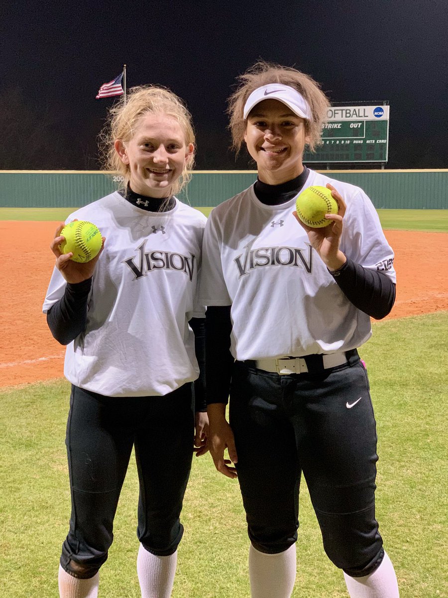 Kylee Smith with a 2 run 💣over left in our first game and Lexi Franklin with a 💣GRAND SLAM💣over right center in our last game!!