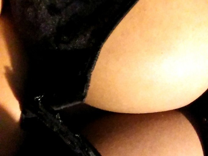 I'm online right now on Skyprivate - pay-per-minute system for Skype live shows. Call me right now in<a href="/tag/snapchatgirl"class="tags"><span>#snapchatgirl</span></a>