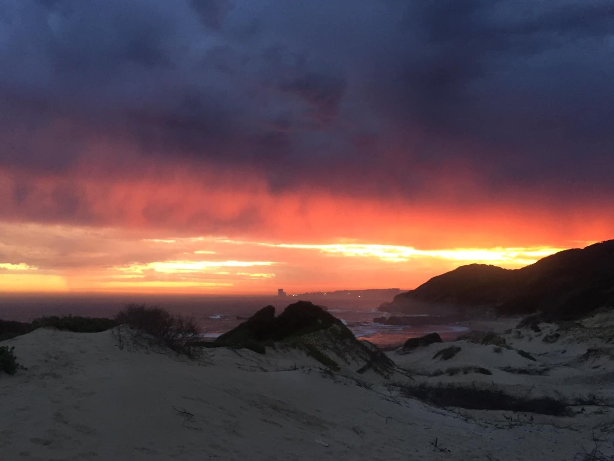 Nahoon Point Sunsets 🥰🇿🇦❤️

Image via Varuna Chibba (Facebook)

#Home #EastLondon #iLoveEastLondon #LoveEastLondon #EasternCape #SouthAfrica #ShotLeft #AdventureProvince