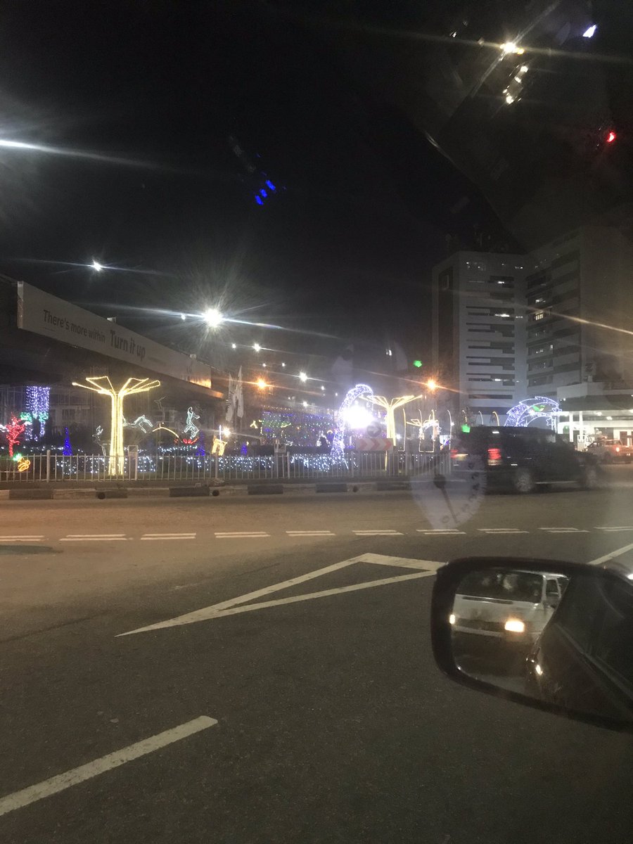 OmegaXDreams's tweet photo. Can you smell Christmas?π
I see lights at Falomo roundabout
#CosmasDatUberGuy https://t.co/l2udxdIdau