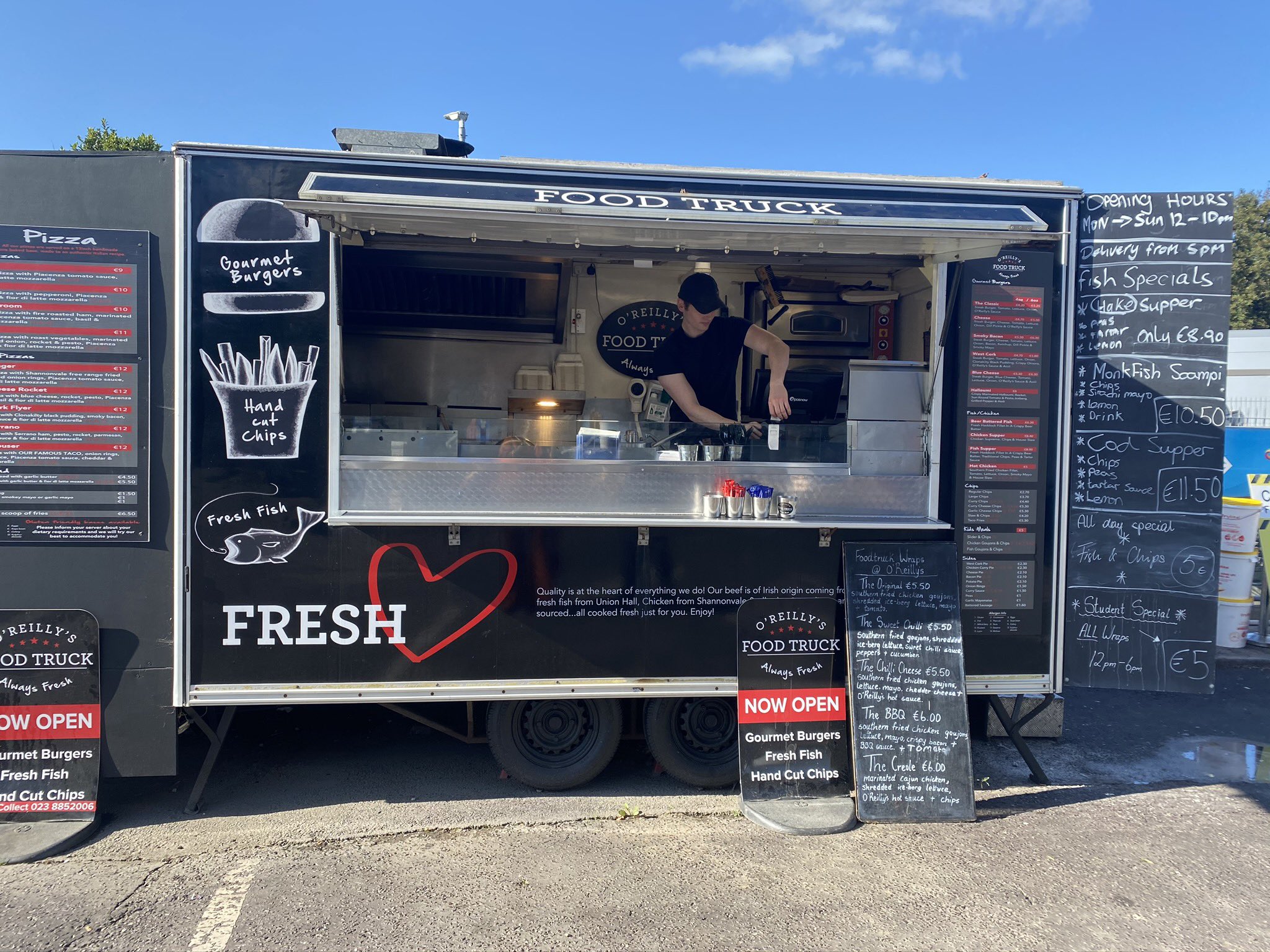 Twitter 上的ireland Laura 3 One Of The Many Food Trucks In Cork O Reilly S In Bandon Is Famous For Its Burgers I Make It A Point To Stop Over After A Road