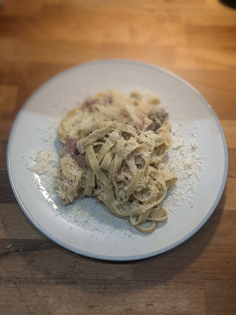 davidjteague's tweet photo. Homemade Tagliatelle, Carbonara, and the remainder of a Magnum of #Sottovento. Dave doesn't do cooking very often, but if he did, he'd probably go hungry! https://t.co/czV6ZsWc2W