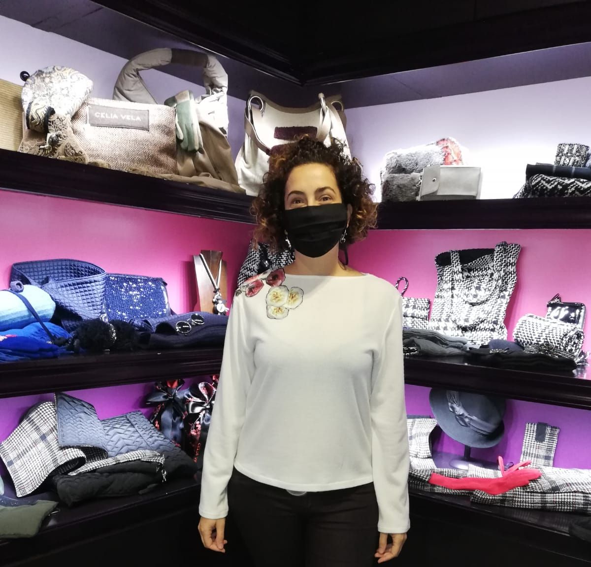 celiavela's tweet photo. Ya hemos entregado el jersey y la mascarilla a la ganadora de nuestro concurso de instagram https://t.co/ZBQMHvUjdy 
¡Felicidades! https://t.co/eiB4OyYZ5c