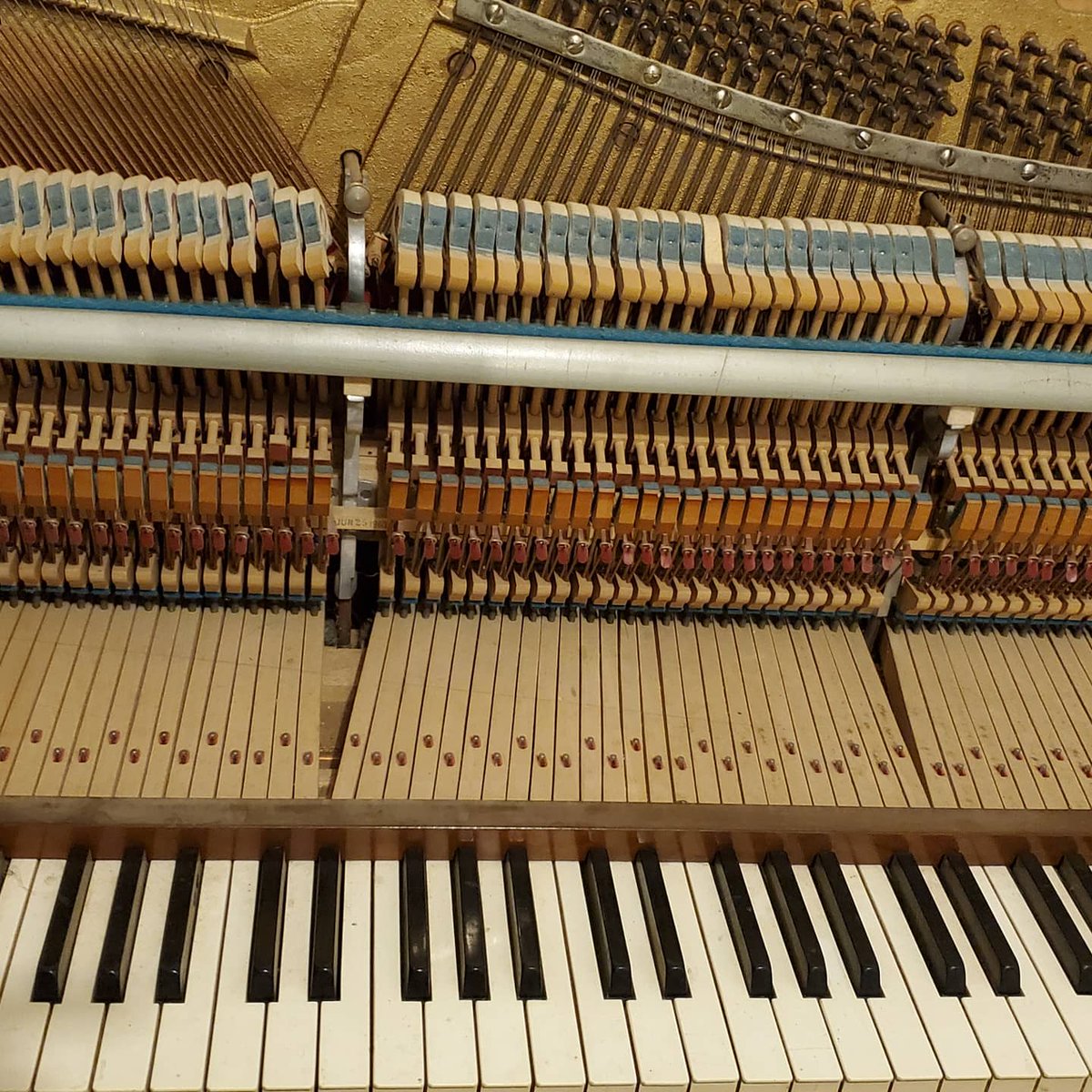 MaguloAdam's tweet image. Today I am grateful for the piano, for music, and for the hands that play. Bringing joy and happiness to my home. #givethanks