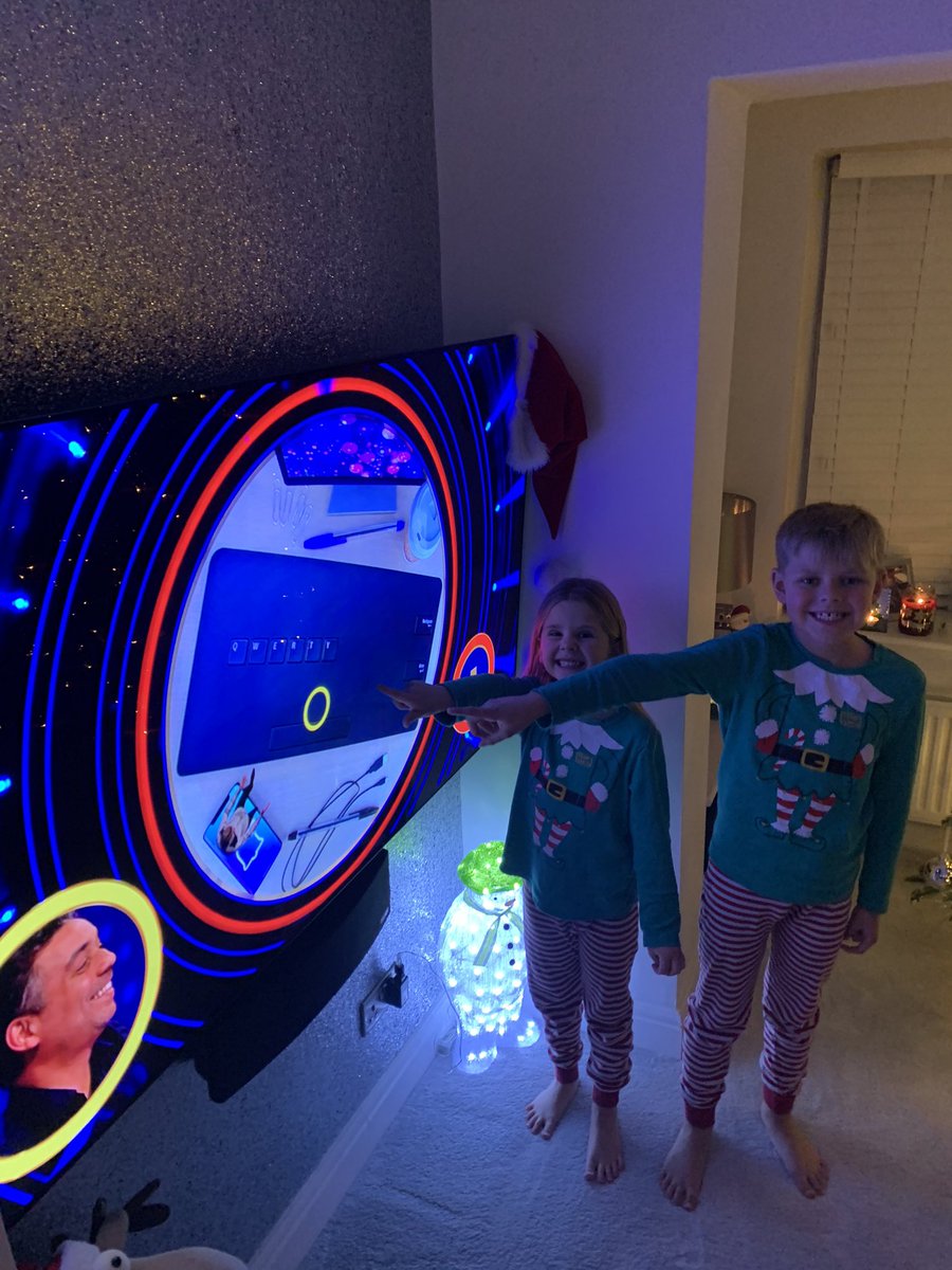 scull_penny's tweet photo. #5GoldRings @Schofe Their favourite show of the week! https://t.co/dY2ti9QPsN