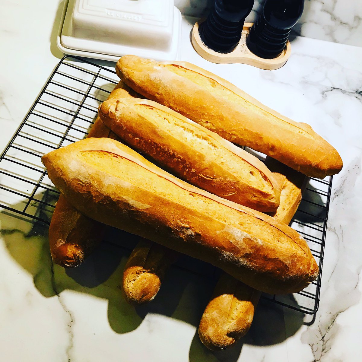 This weeks filoncino’s baked - check out the video tutorial on our previous posts. 🥖🥖🥖👌🏽👌🏽
#lucelas2021 #lucelasweddings #FromOurFamilyToYours #lucelaspizza #weddings #Pizzas #bread