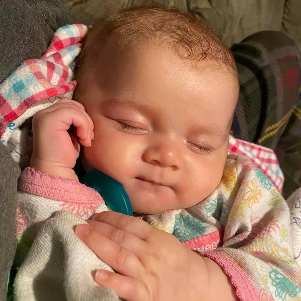 swmort's tweet photo. I am thankful for baby snuggles.  I have loved moments like this with all of our kids.  I am so grateful for the joy and additional purpose our four little humans have brought into my life. #givethanks #dagracias https://t.co/WKsr2ISjWX