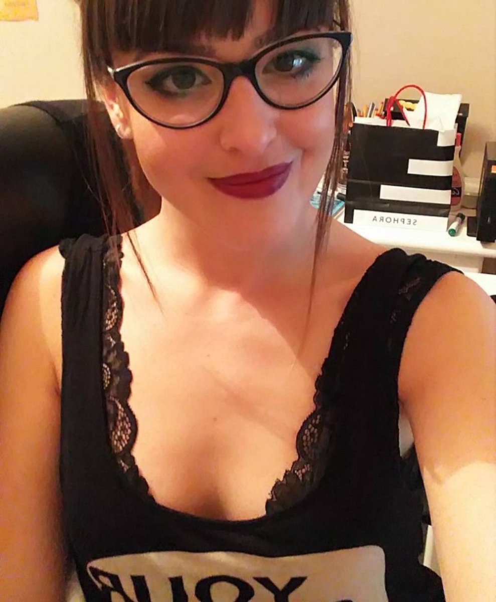 BorelLucie2's tweet photo. Je veux me faire connaître 🙂 RT+follow =1 nude 😘 venez vite dm ensuite pour les tarifs ❤ https://t.co/t7drqcEZGP