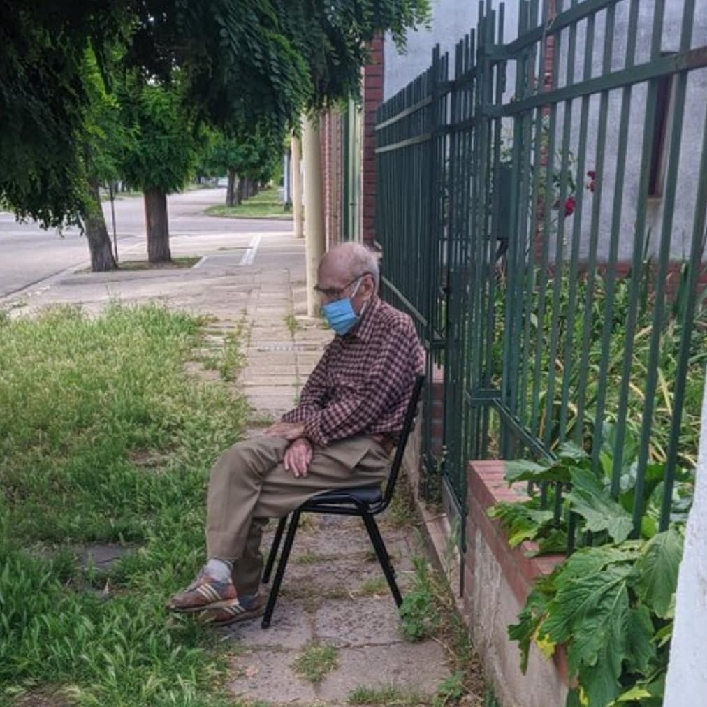 portal0291's tweet photo. Hablรณ @tomasandrusko en @MesaDominguera, el joven que denunciรณ en #Twitter el abandono de su vecino #Uberto ๐
https://t.co/pqvCqYMlbl https://t.co/y9aWGNohRJ