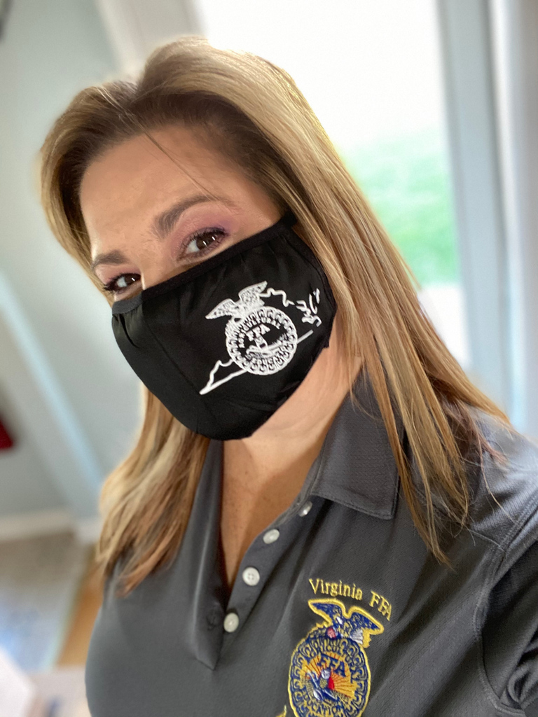 VirginiaFFA's tweet photo. Virginia FFA Masks!  Just $10 with free shipping!

https://t.co/w5fmZ8Xjz6 https://t.co/DWL9uEOv4E