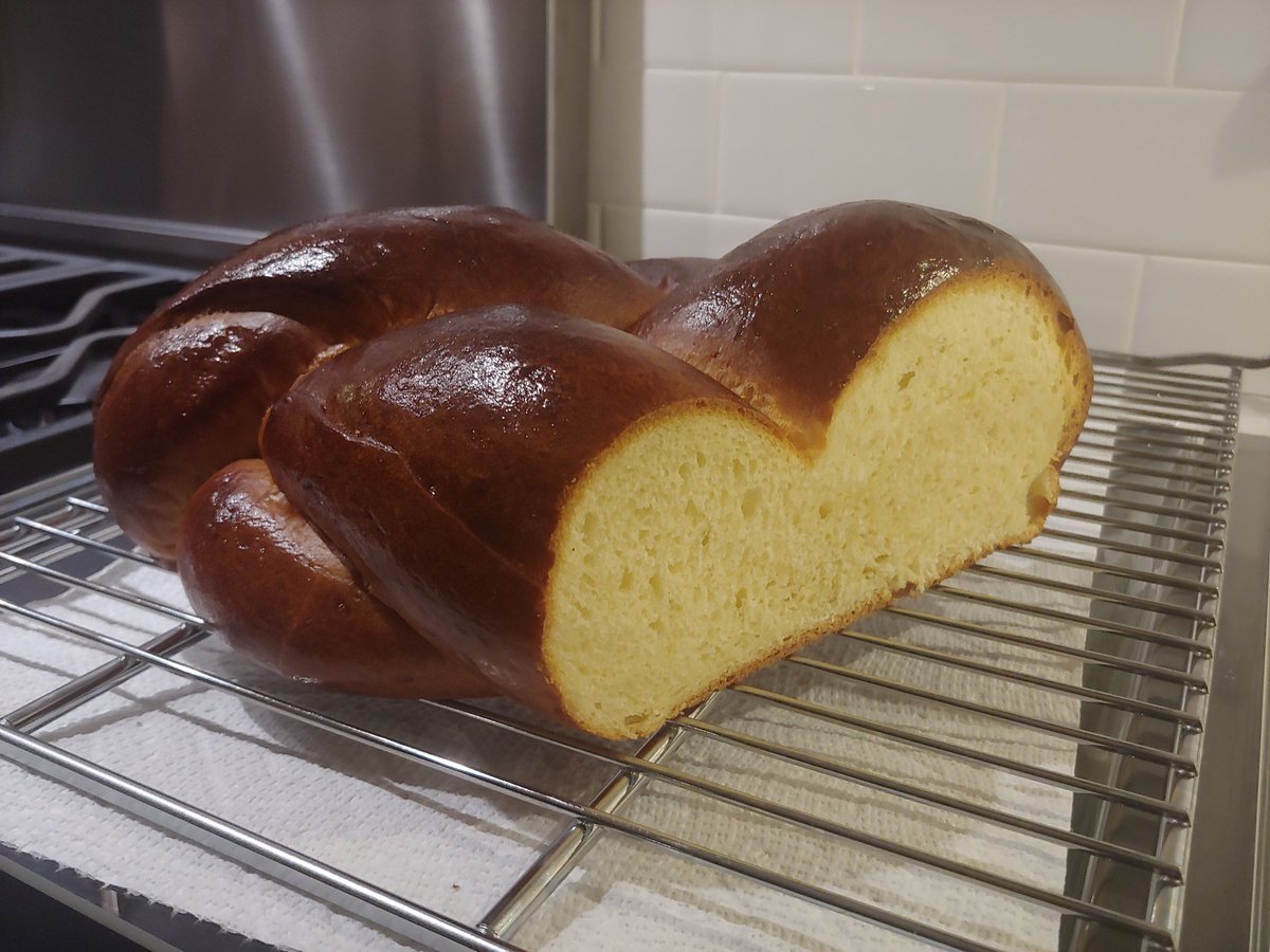 turfmow's tweet photo. Mindful baking session = Challah ๐
๐ค #bakingnerd #mymeditation https://t.co/OIlhefjLyx