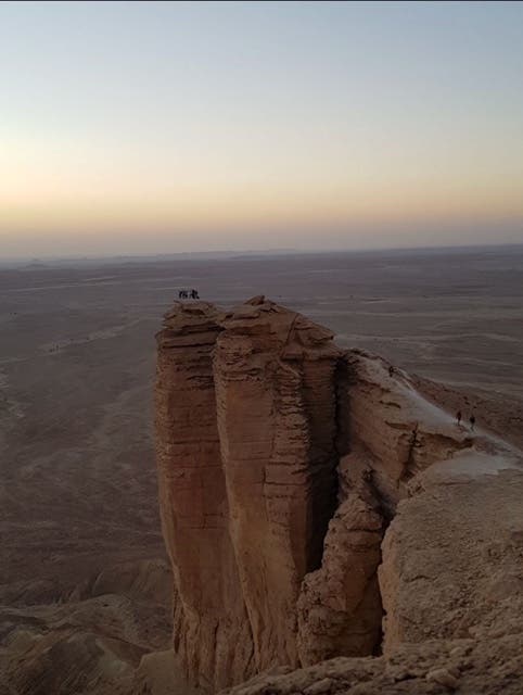 #بيت_شعر 
#بوح 
 #عبدالله_الذيابي 
بعض المواقف تجاهلها وطوفها
خلك جبل والعواصف لا يهزنك