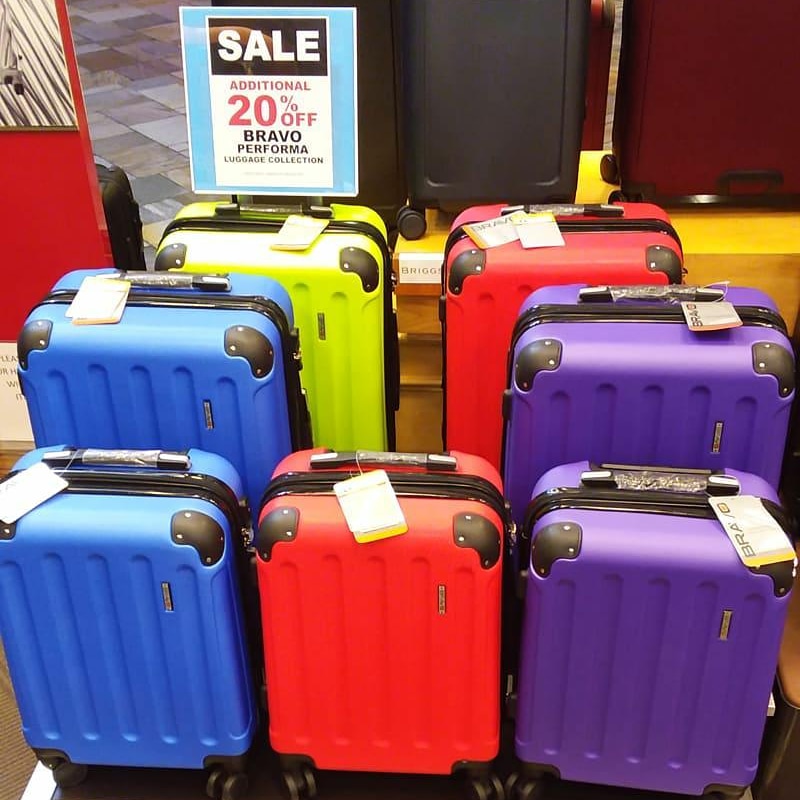 BaggageColorado's tweet photo. Our #Bravo #Performa line very colorful available at Flatirons Mall #TRAVEL #luggage #luxurytravel #seetheworld #wanderlust #travelbug #voyage #vacation #business #school #flatironsmallcolorado #inthistogether https://t.co/sEXA7W5X6O