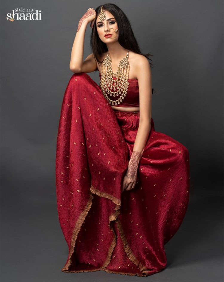 stylemyshaadi's tweet photo. For the bolder one, who is always ready to challenge the fashion status quo, this crushed silk crop top and palazzo ensemble is perfect.
#StyleMyShaadi #Shaadi #Wedding #IndianWedding #Bride #IndianBride #CropTop #Palazzo #WeddingOutfit #RedCropTop #RedPalazzo #Fashon #SilkTop https://t.co/XI2mCgfGWH