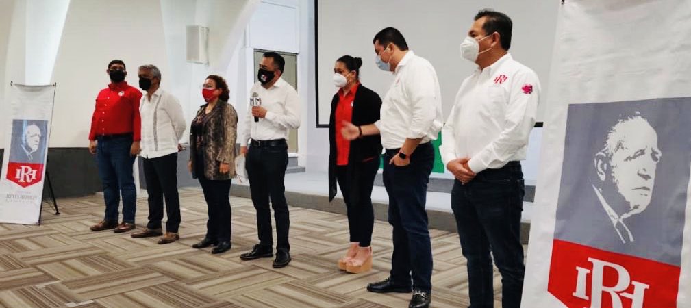 El Instituto Reyes Heroles Campeche continúa fortaleciendo la capacitación de las estructuras municipales con consultores como Javier Sánchez Galicia, Alfredo Dávalos, René Palacios y José Vazquez.

¡Unidos y con fuerza para el 2021!🇲🇽
