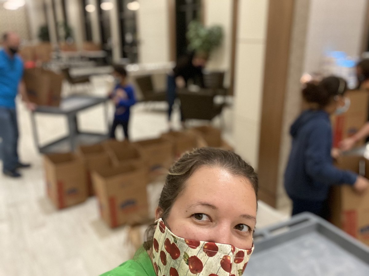 erinsnuggets's tweet photo. One in Four kids are estimated to face food insecurity due to COVID-19. Thru AdventHealth’s Week of Caring efforts we have impacted over 3000 community members with either food or mental health support. #adventhealth #adventhealthcares https://t.co/6WGqlkwKNf