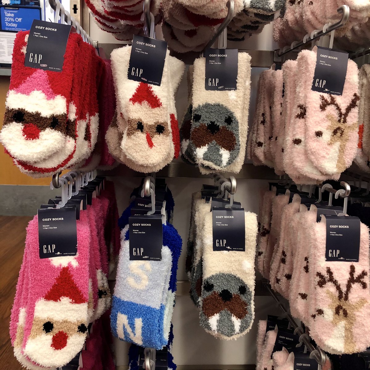 TangerTilton's tweet photo. Shop now and save an extra 20% OFF everyday through 11/25! Get coupons: https://t.co/zzjsM8qtrG
#TangerFinds for less:
#UnderArmour Factory Men's Cold gear Fleece 1/2 Zip: now $39.19
#GAPOutlet Cozy Socks: $1.59
#shopping #sundayvibes #blackfridaysale https://t.co/g1jYZg48XO