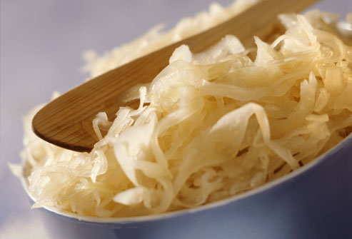 I don& #39;t know who needs to hear this, but pickles can ALSO be fermented. Take a look at this luscious, fresh sauerkraut. It& #39;s a bit of a bad boy. The perfect topping for a steaming hot sausage