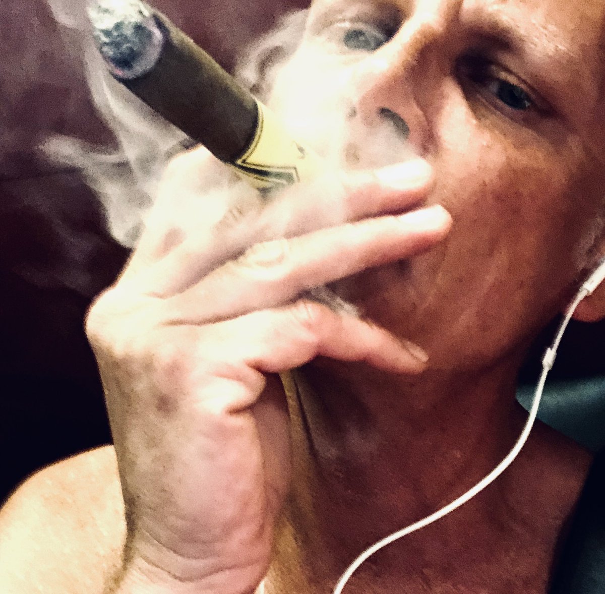 daddycandoyou's tweet photo. @smokingdudes https://t.co/k6DJ3F6c8V