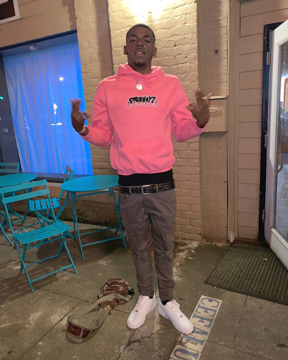TRPM1224's tweet photo. Well Turn Me Up! If You Wann Fw Summ !๐ค๐ #BringMeOutDea #LLNG๐ #APG #PreSSureMann #Outside #SadBwoyz https://t.co/tptdU9XnDy