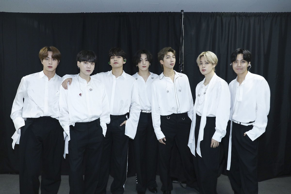 BTSxAMAs's tweet photo. BTS at the #AMAs backstage!
Live stream link: https://t.co/74gW5zBmb3 https://t.co/tQdBdHgsBb