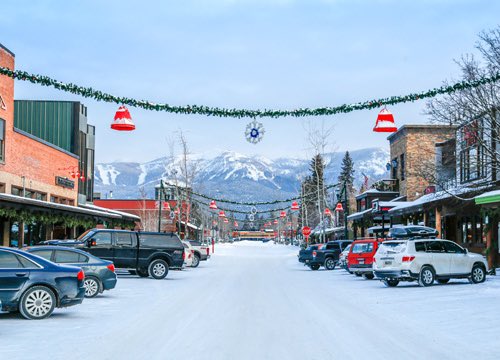 TravelHiveLive's tweet photo. Whitefish, Montana. 
Perfect little town, with great slopes 🎿 and shops 🛍. Join TravelHive and add this destination to your dream board. https://t.co/gTvFZlKCJi