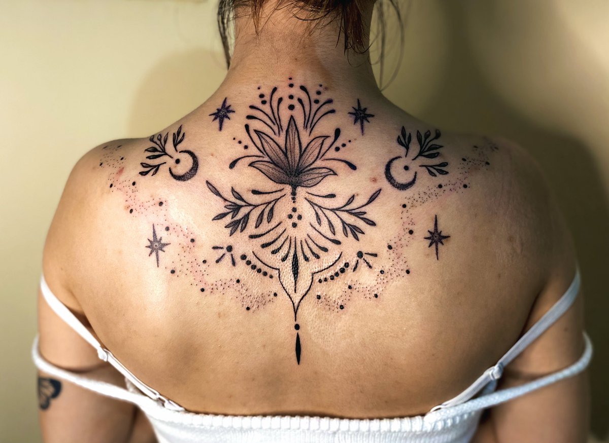 Quería enseñarles mi trabajo más reciente ❤️✨ 
Si le pudieran dar RT para que más personas lo vean y conozcan lo que hago me harían muy feliz ✨🥰 

instagram.com/kirstenhoppe_a…