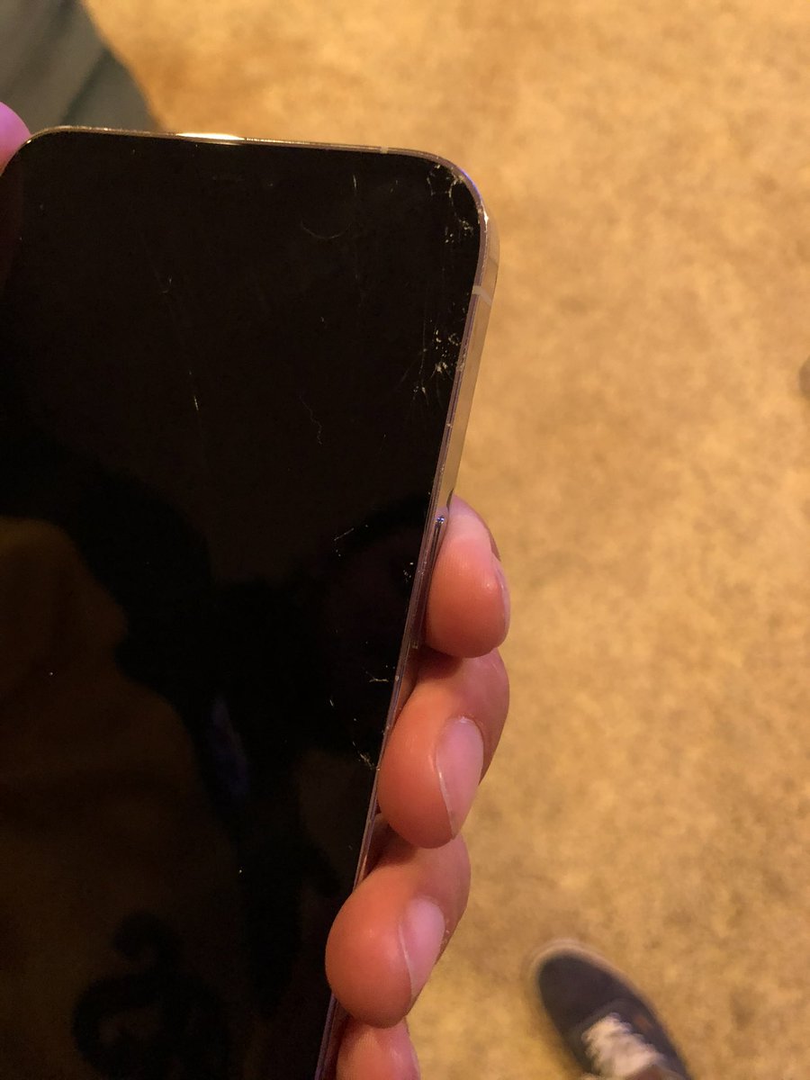 JonnySonger's tweet photo. The phone that’s supposed to be 4x more durable cracked on its first drop. With the clear case on it. I took it off for the photos https://t.co/bAbkytk6Uj