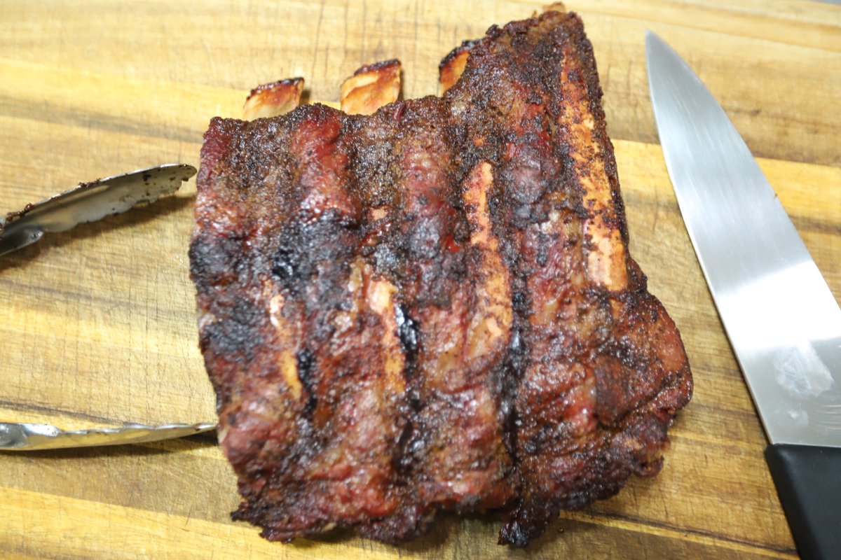 To sauce?
Or not to sauce?
That is the question!
We actually preferred no sauce on these meaty beef finger ribs.