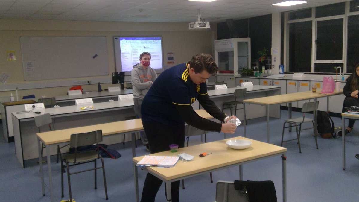 Fenn5Lisa's tweet photo. Great science enquiry work on campus last Friday. Well done Group 6 primary PGCE. Great rap performed by Cellan in his response to Mr lungs.. @Fenn5Lisa @ITEcardiffmet https://t.co/iKeXiUT6s3