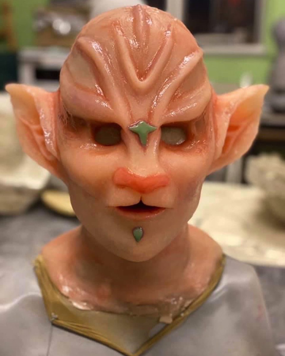 Paint job finished - So happy to see such great end results and work by our students, and so sad at the same time that this creative adventure comes to an end. We will miss all of our students and new friends when they leave Helsinglight ❤️

#helsinglight #siliconemaskmaking #sfx