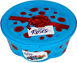 groanman2020's tweet photo. A tin of Roses containing a sewing kit.
#AwfullyBritishTimeCapsule https://t.co/aYBZJZAdHI