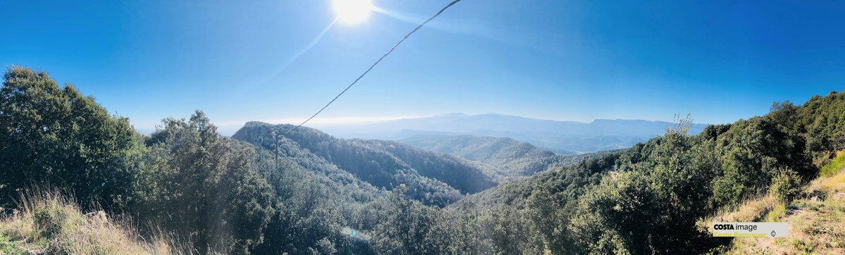 Caminada d'avui 970 metres d'alçada, el repetidor de Rocacorba. D'una banda es veu tot el Pla de l'Estany i de l'altra Canet d'Adri I el Gironès. Una experiència molt gratificant i molt a prop de casa.