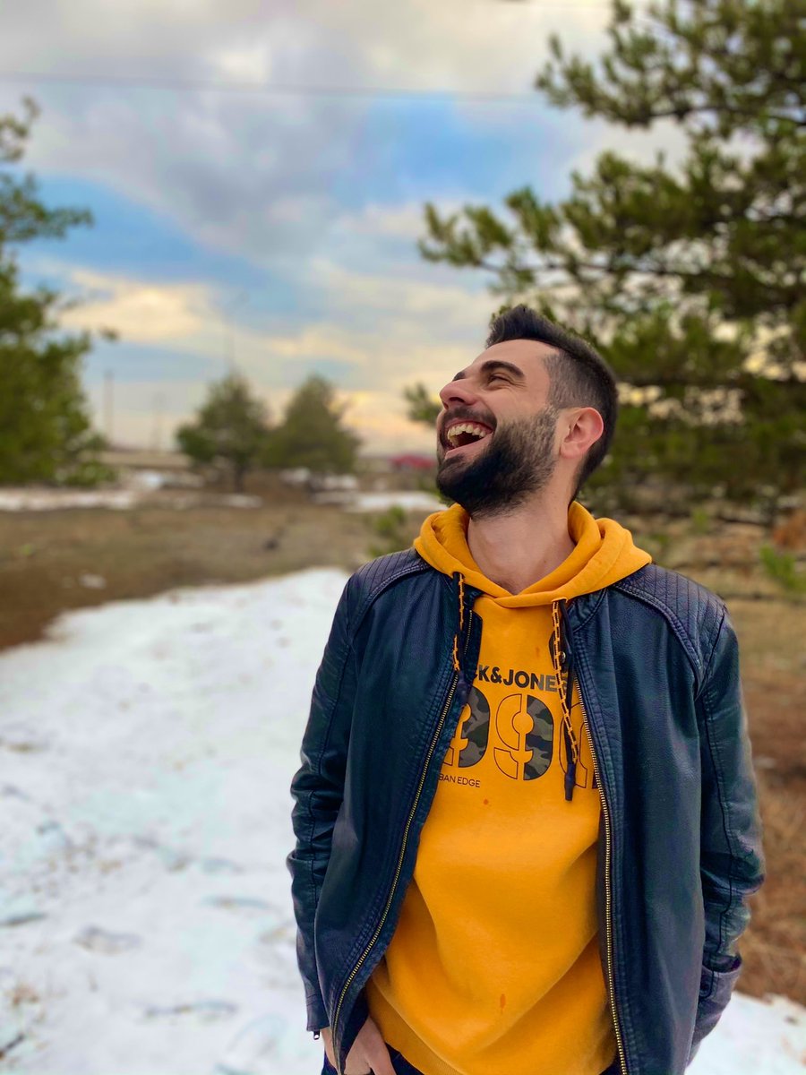 Herşeye herkese inat gülmeye devam edecez inşallah 😎😂