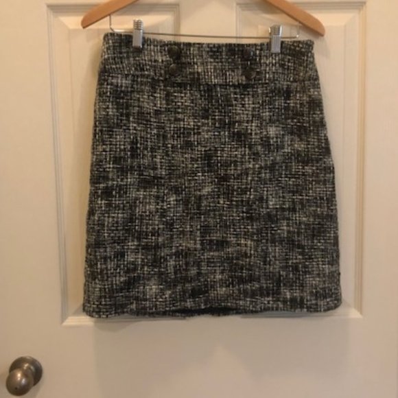 PattyShaner's tweet photo. So good I had to share! Check out all the items I'm loving on @Poshmarkapp #poshmark #fashion #style #shopmycloset #americaneagleoutfitters #thelimited #anntaylor: https://t.co/tusBf9NPww https://t.co/AYVWz0yEy5