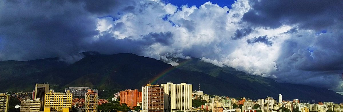 jenniferlanz's tweet photo. Una tarde de lluvia y arcoiris 🌈 😍
#FotoJenniferLanz
#ComparteLoBonito
#22Nov2020 https://t.co/pHr7BF2cpg